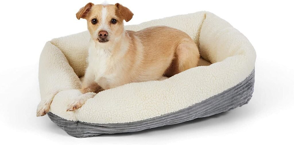 Amazon Basics Self-Warming Pet Bed - Cozy and Practical Bed for Dogs and Cats