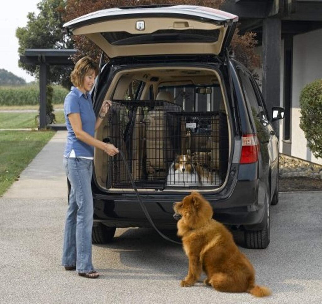 Midwest Side-by-Side Double Door SUV Crate with Plastic Pan